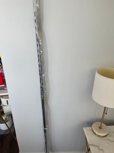 Senior Right Handed P92M Pro Stock Alpha LX Pro Hockey Stick