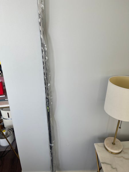 Senior Right Handed P92M Pro Stock Alpha LX Pro Hockey Stick