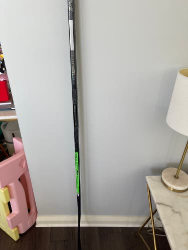 New Right Handed P28  Trigger 6 Pro Hockey Stick