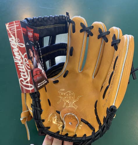 New 2018 Rawlings Right Hand Throw Outfield Heart of the Hide Baseball Glove 12"