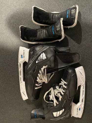 True Regular Width Pro Stock Size 11 Pro Custom Hockey Skates