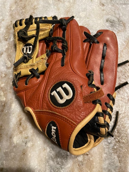 Used Right Hand Throw 11" A550 Baseball Glove