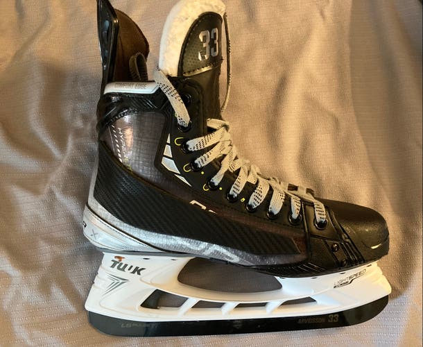 Senior Bauer Vapor Hyperlite Hockey Skates Like New NHL Pro Stock Size 7