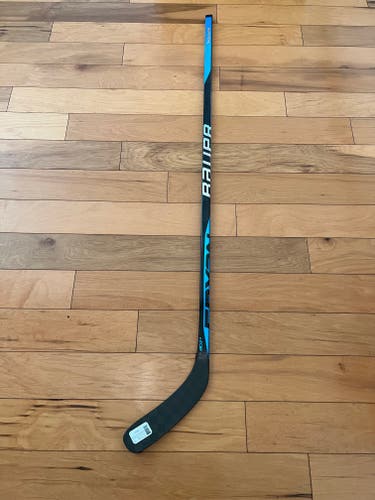 New Bauer Sync Hockey Stick P88/87 Flex/Right Handed