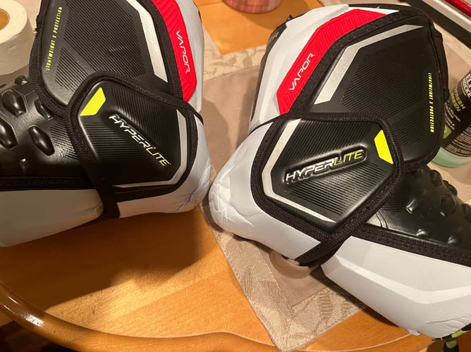 New Large Bauer Vapor Hyperlite Elbow Pads