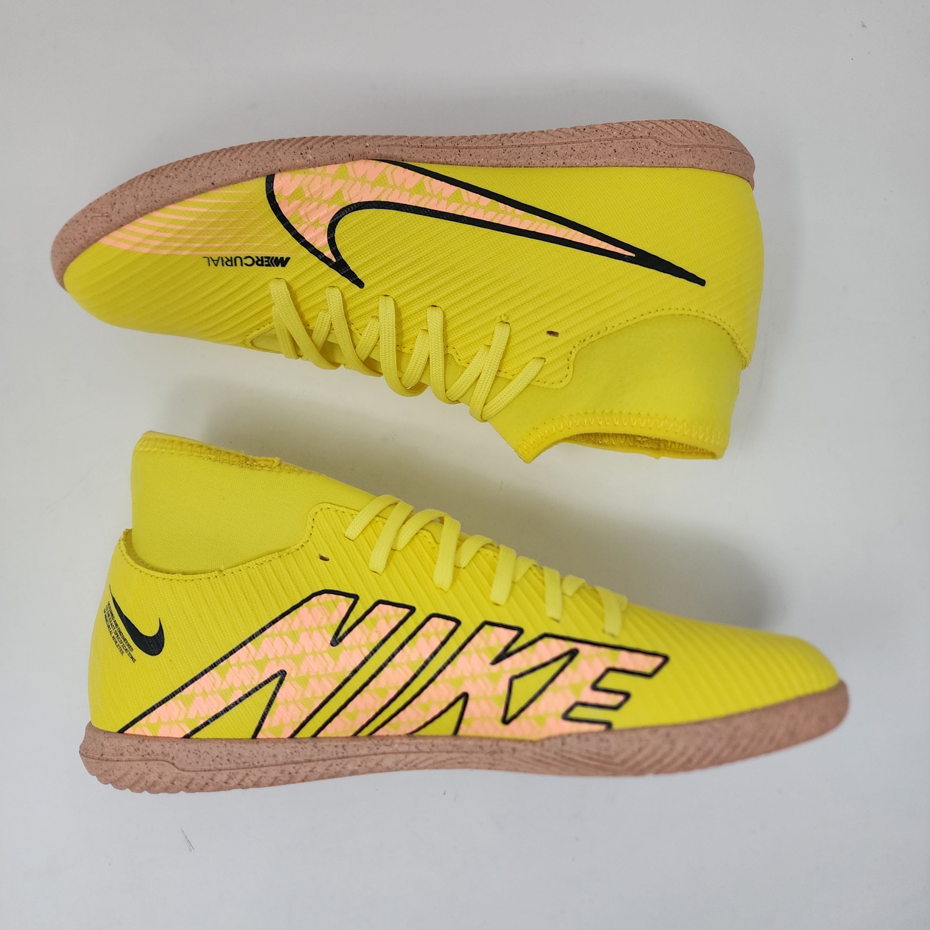 Nike Zoom Mercurial Vapor 15 Academy IC Indoor Soccer Shoes in Yellow - Size 9.5