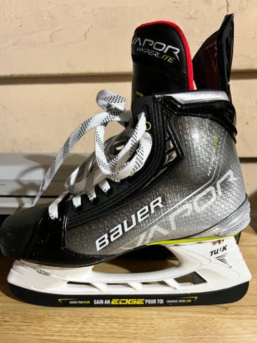 Bauer Vapor Hyperlite Hockey Skates Size 6