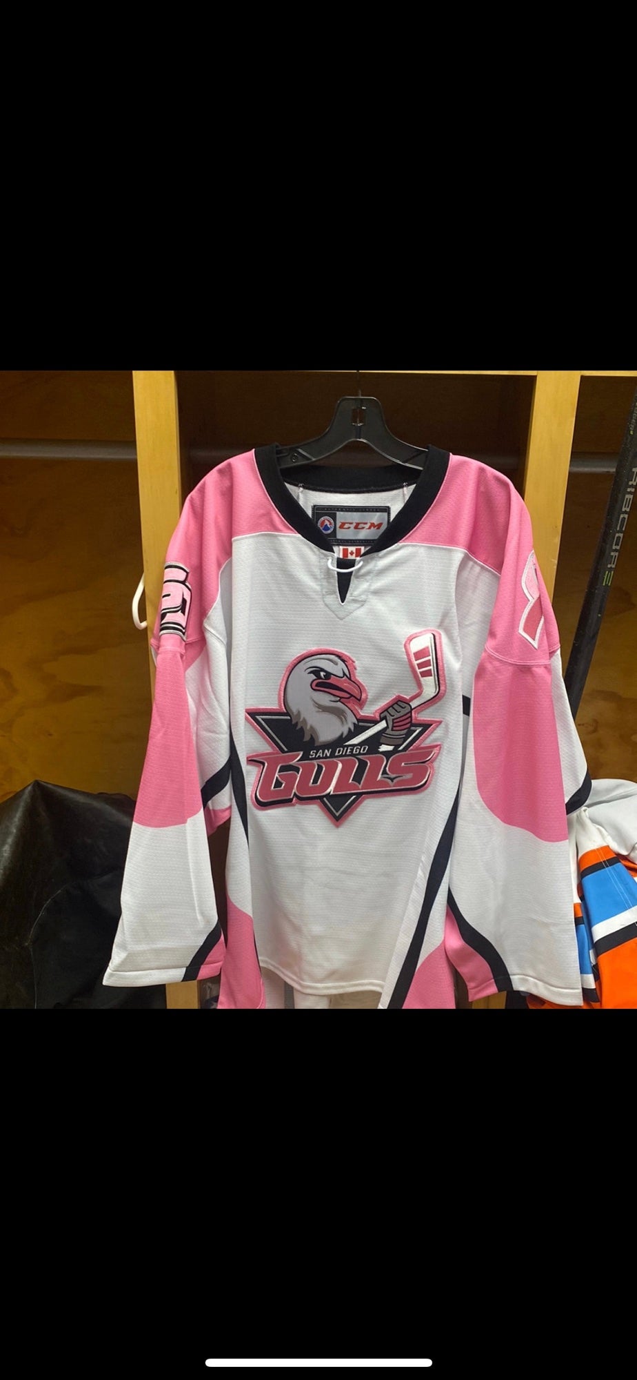 Vancouver Canucks NHL Special Pink Breast Cancer Hockey Jersey