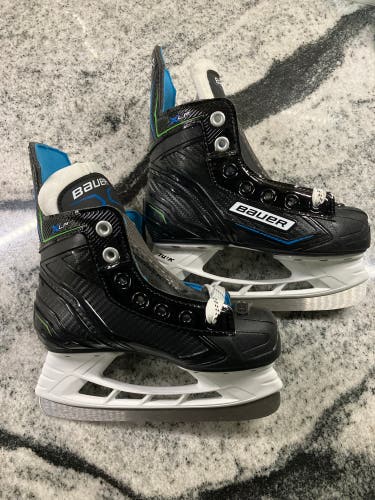 New Bauer Regular Width  Size 11 XLP Hockey Skates