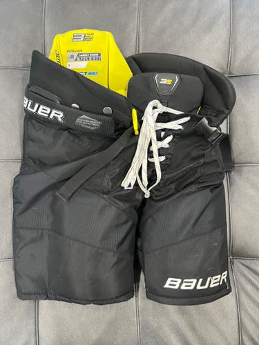 Junior Used Large Bauer Supreme 3S Pro