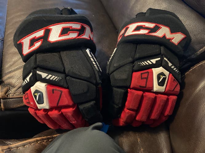 CCM 14"  Tacks 6052 Gloves