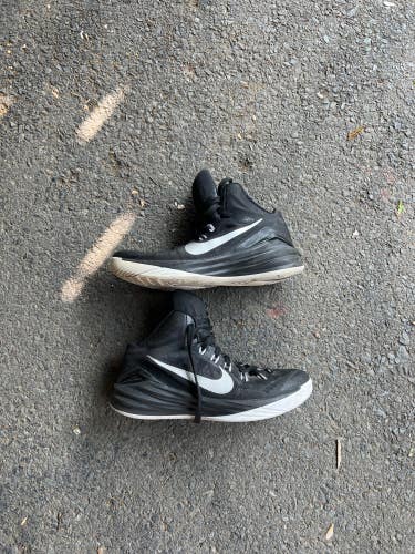 Used Men's 9.0 Nike Hyperdunks Basketball Shoes
