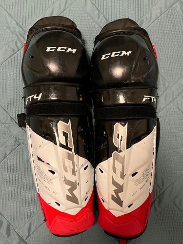 CCM JetSpeed FT4 Shin Pads Sr-15in