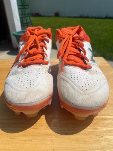 White Men's Molded Cleats Low Top 3000v5