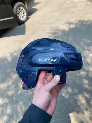 New CCM Tacks 210 Helmet Sz L Navy