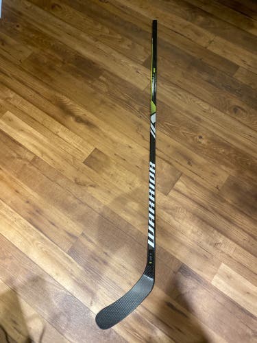 Senior Right Handed P92 Alpha LX Pro Hockey Stick