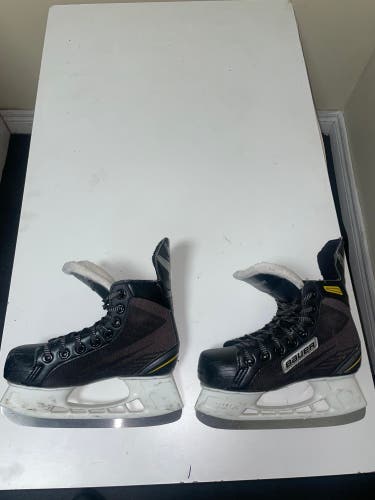 Bauer Supreme Hockey Skates Size 2 (used)