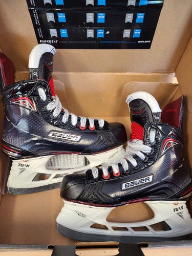 Junior New Bauer Vapor X800 Hockey Skates Regular Width Size 3 (2 pairs)