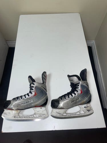 Bauer Vapor Hockey Skates Size 2 (used)