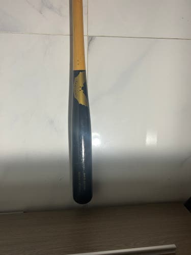 34/32 Sam bat