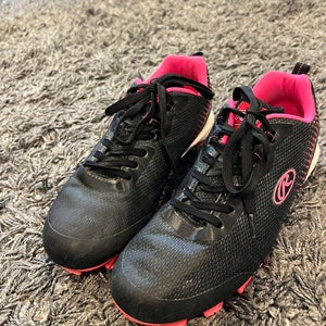 Women’s softball cleats