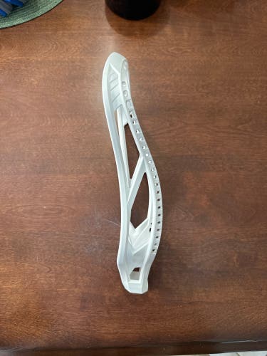 New Unstrung Integra Z-One Head