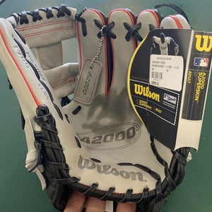 New Wilson Right Hand Throw Infield A2000 Baseball Glove 11.25"