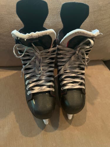 Used Bauer Size 11 Vapor X500 Hockey Skates