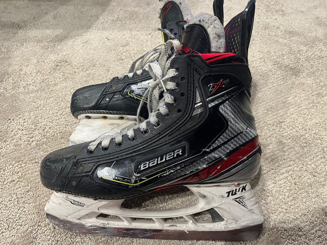 Senior Bauer Extra Wide Width Size 8.5 Vapor 2X Pro Hockey Skates