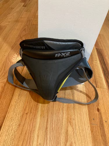 Warrior rx2 int goalie cup
