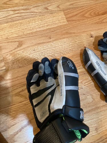 Maverick M4 goalie gloves