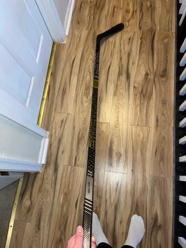 Senior Right Handed P90T Supreme 2S Hockey Stick