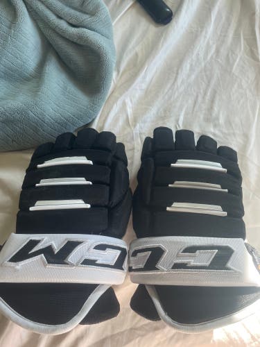 Ccm tacks 4R pro 2 gloves