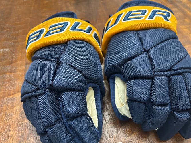 Bauer 13" Vapor Pro Team Gloves - Nashville Jr Predators
