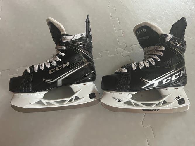 Junior Barely Used CCM RibCor 90K Hockey Skates Regular Width Size 3