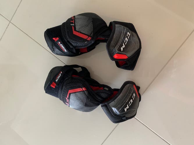 Used Medium CCM JetSpeed FT1 Elbow Pads