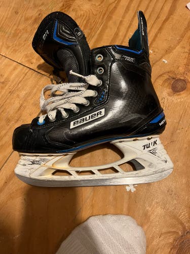 Used Bauer Regular Width Size 8 Nexus 2N Pro Hockey Skates