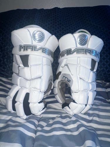 Maverick M4 gloves