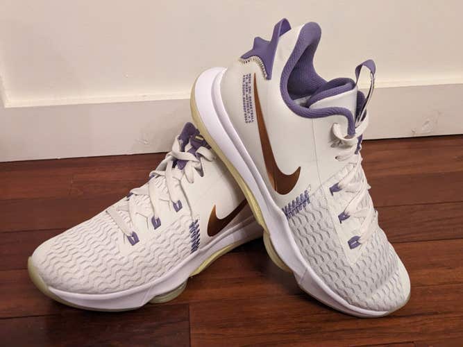 Nike Lebron Witness 5 Shoes Lakers White Purple Gold CQ9380 102 Size 11.