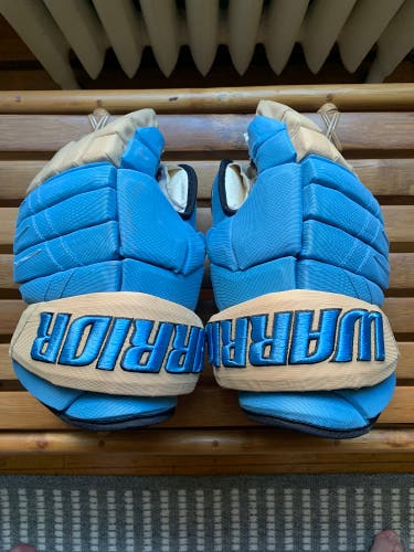 Warrior 13" Pro Stock Gloves Baby/powder Blue