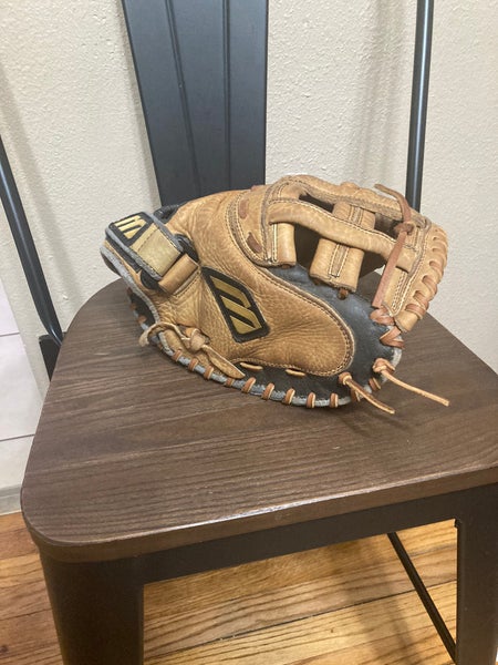 Relaced/reconditioned Mizuno GSX 100 Fastpitch Softball Catchers’s Mitt-32.5’ RHT