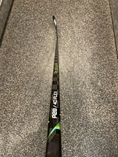 Junior Right Handed P28 Ag5nt Hockey Stick