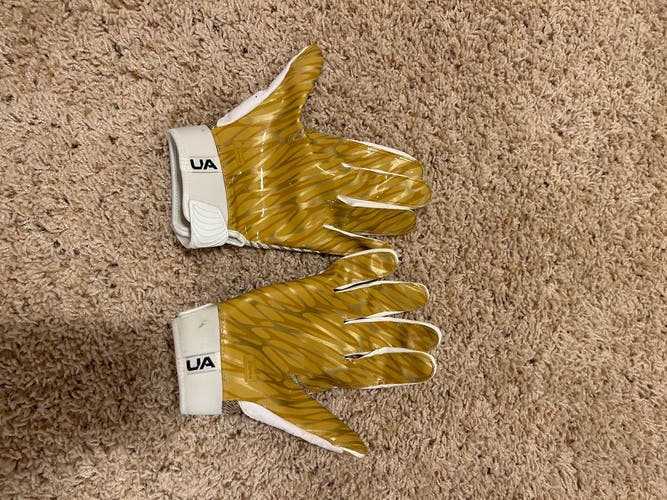 Notre Dame game used football gloves