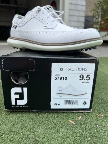 Men's Size 9.5 Footjoy Traditions Golf Shoes