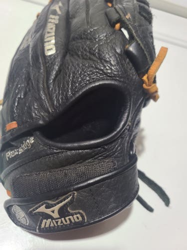 Used Right Hand Throw Mizuno Softball Glove 11.5"