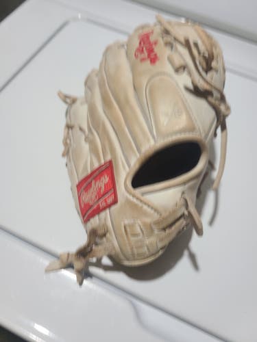 Used Right Hand Throw Rawlings Liberty Advanced Softball Glove 12"