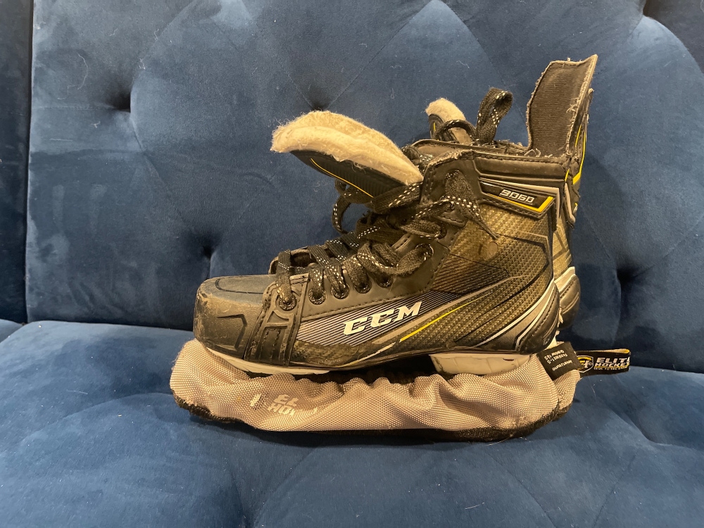 Used CCM Regular Width  Size 6.5 Tacks 9060 Hockey Skates
