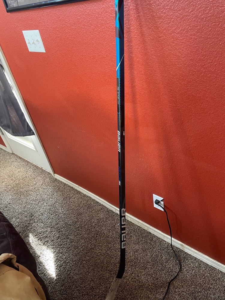 Senior Right Handed P28  Nexus 3N Pro Hockey Stick