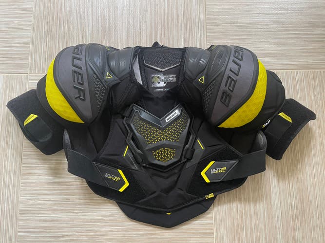 Bauer Supreme Ultrasonic Shoulder Pads (X-Large)