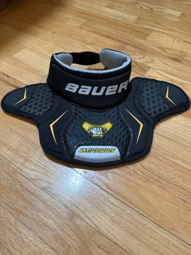 Bauer supreme Goalie Neck Guard